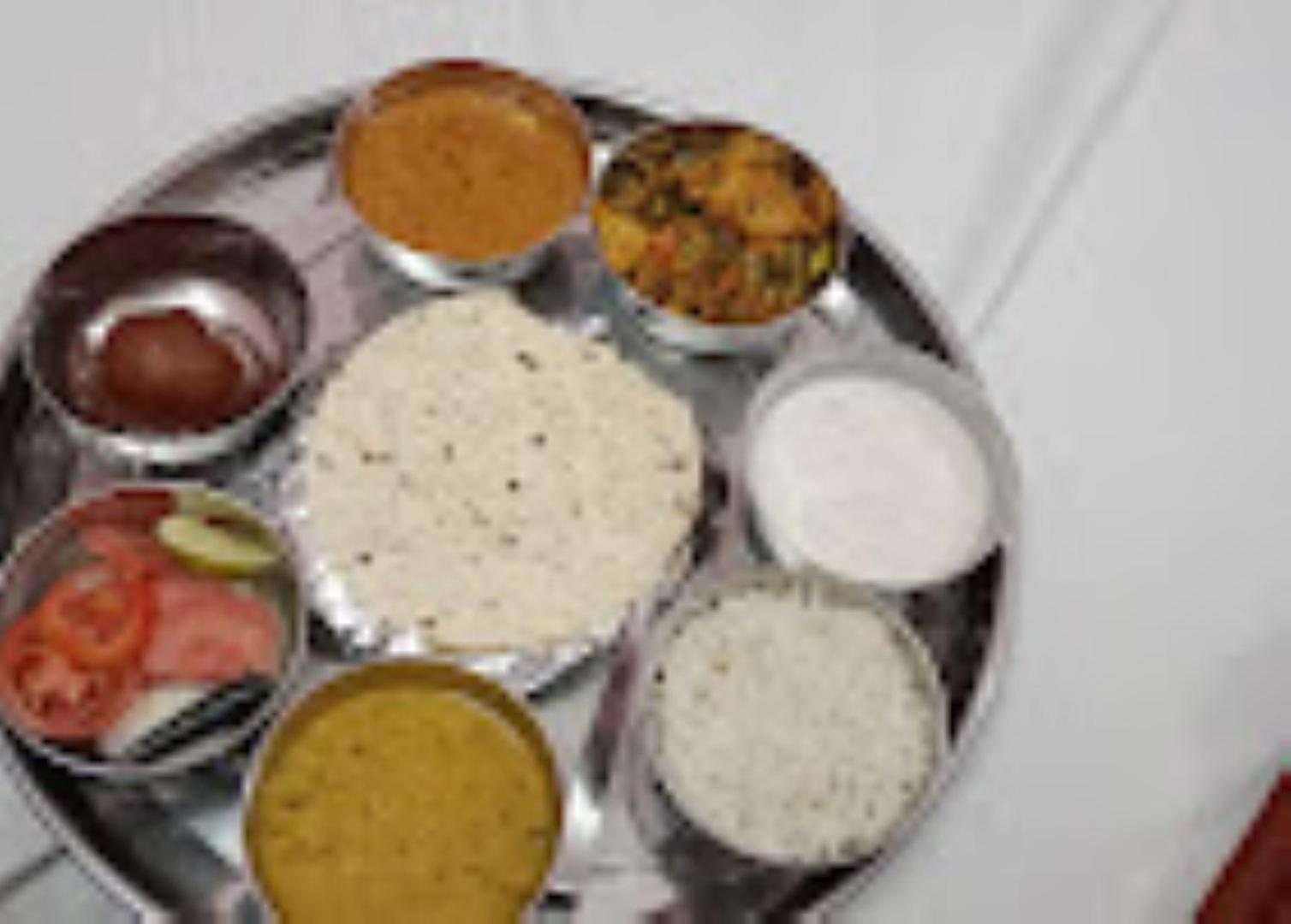 Guru Dev Palace Hotel & Lawn,Ayodhya Zewnętrze zdjęcie
