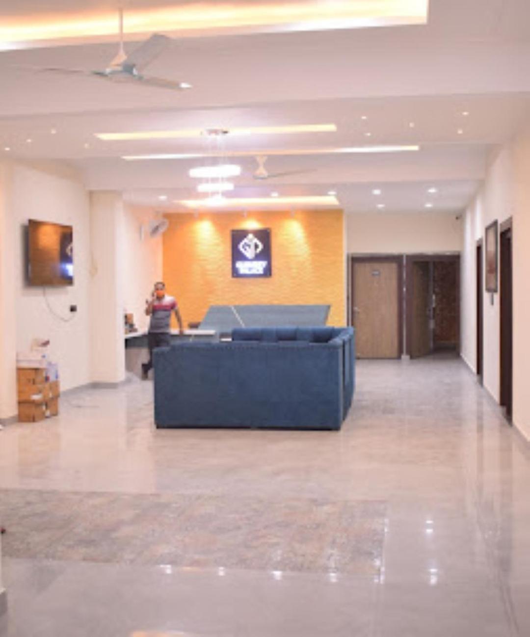 Guru Dev Palace Hotel & Lawn,Ayodhya Zewnętrze zdjęcie
